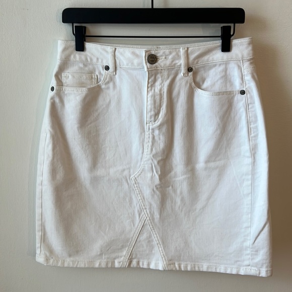 LOFT White Denim Skirt size 4 pristine! - Picture 1 of 14
